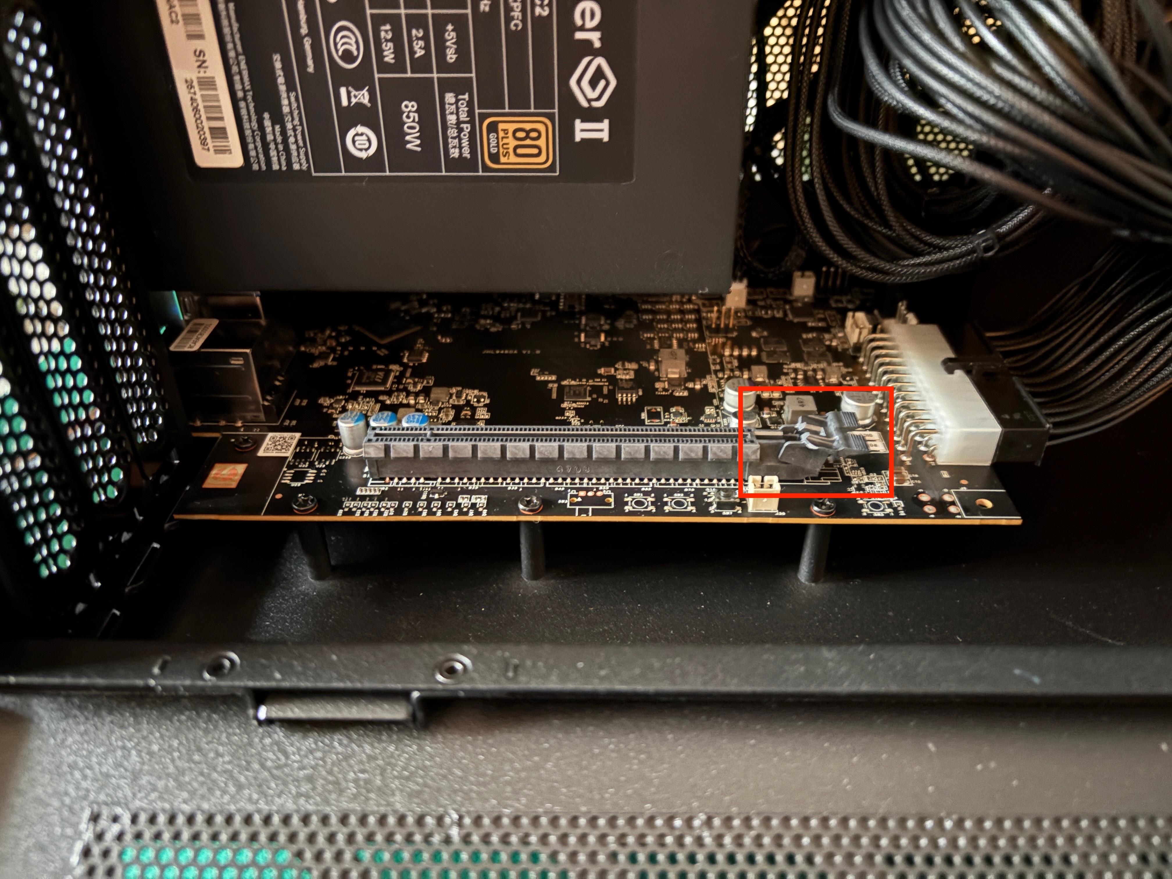 tbt5 ai pcie slot retention clip open