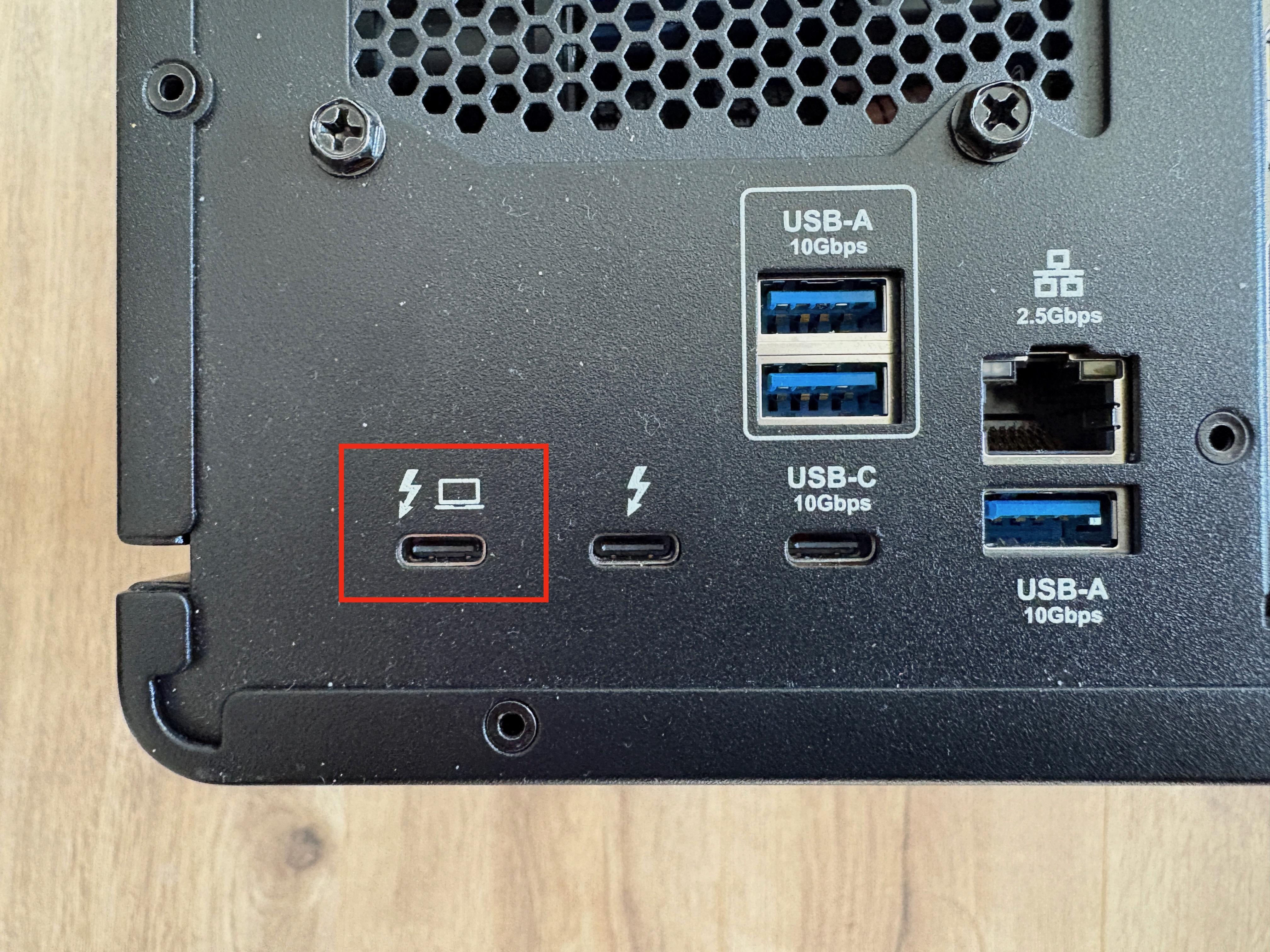tbt5-ai rear view port connections close up tb5 host port highlighted
