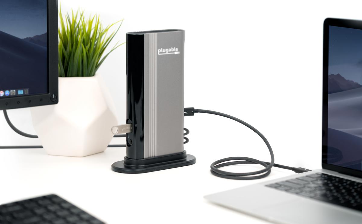 Plugable 1 meter 20Gbps cable connected to a Thunderbolt 3 dock